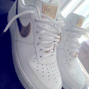 Mens size 12 White/gold Nike Air Force 1 wore them twice great condition